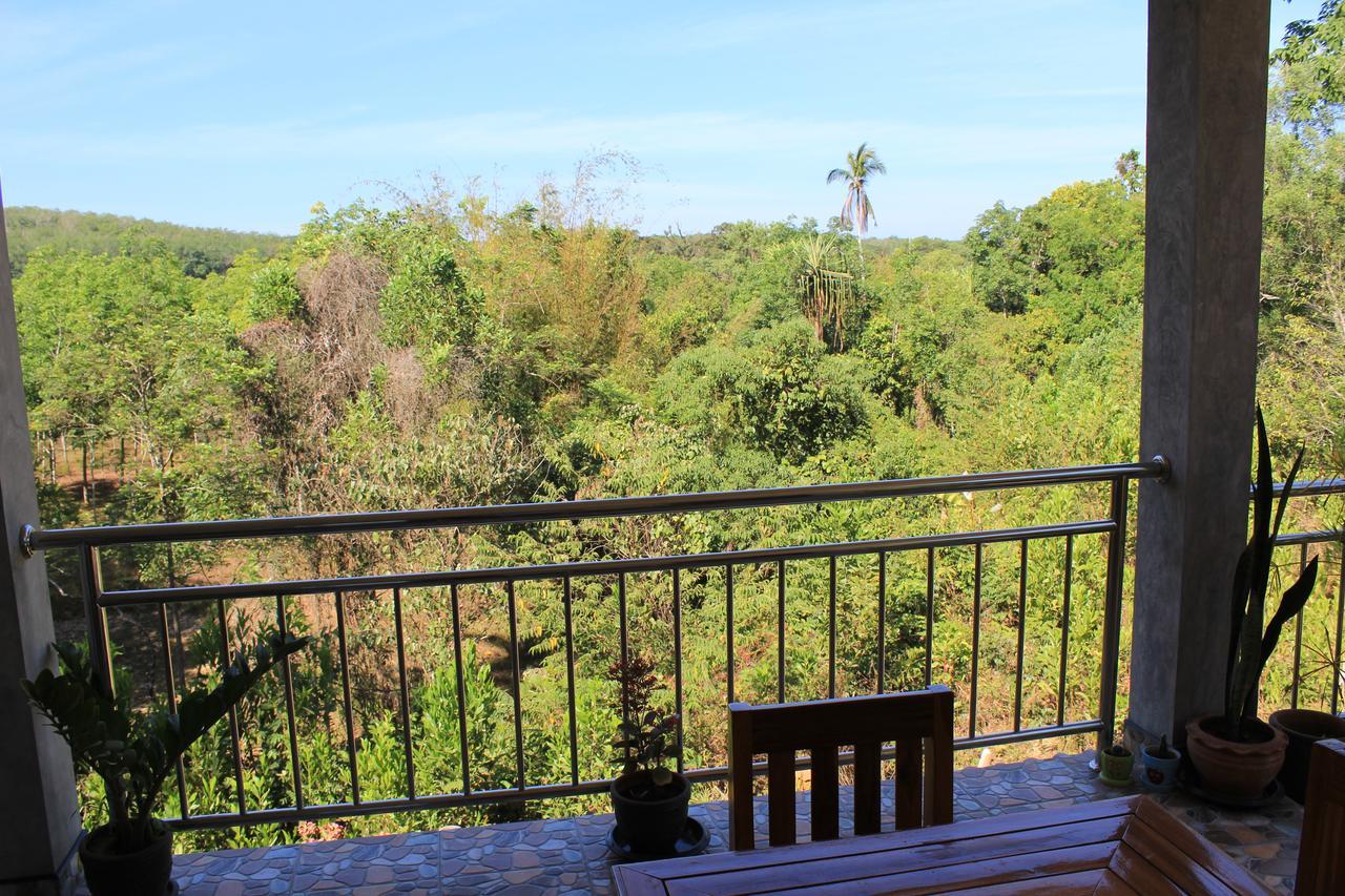 Nananuira Apartment And Room Khao Lak Exteriör bild
