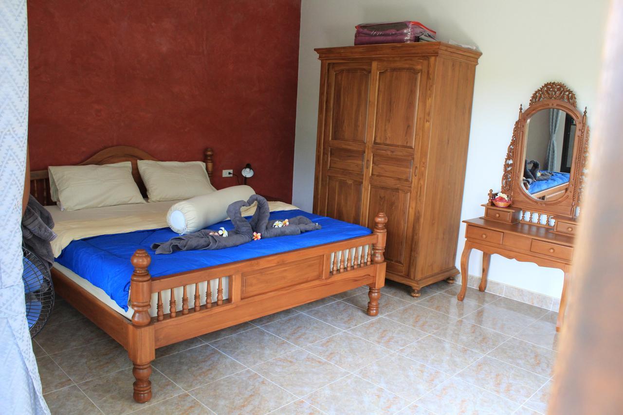 Nananuira Apartment And Room Khao Lak Exteriör bild