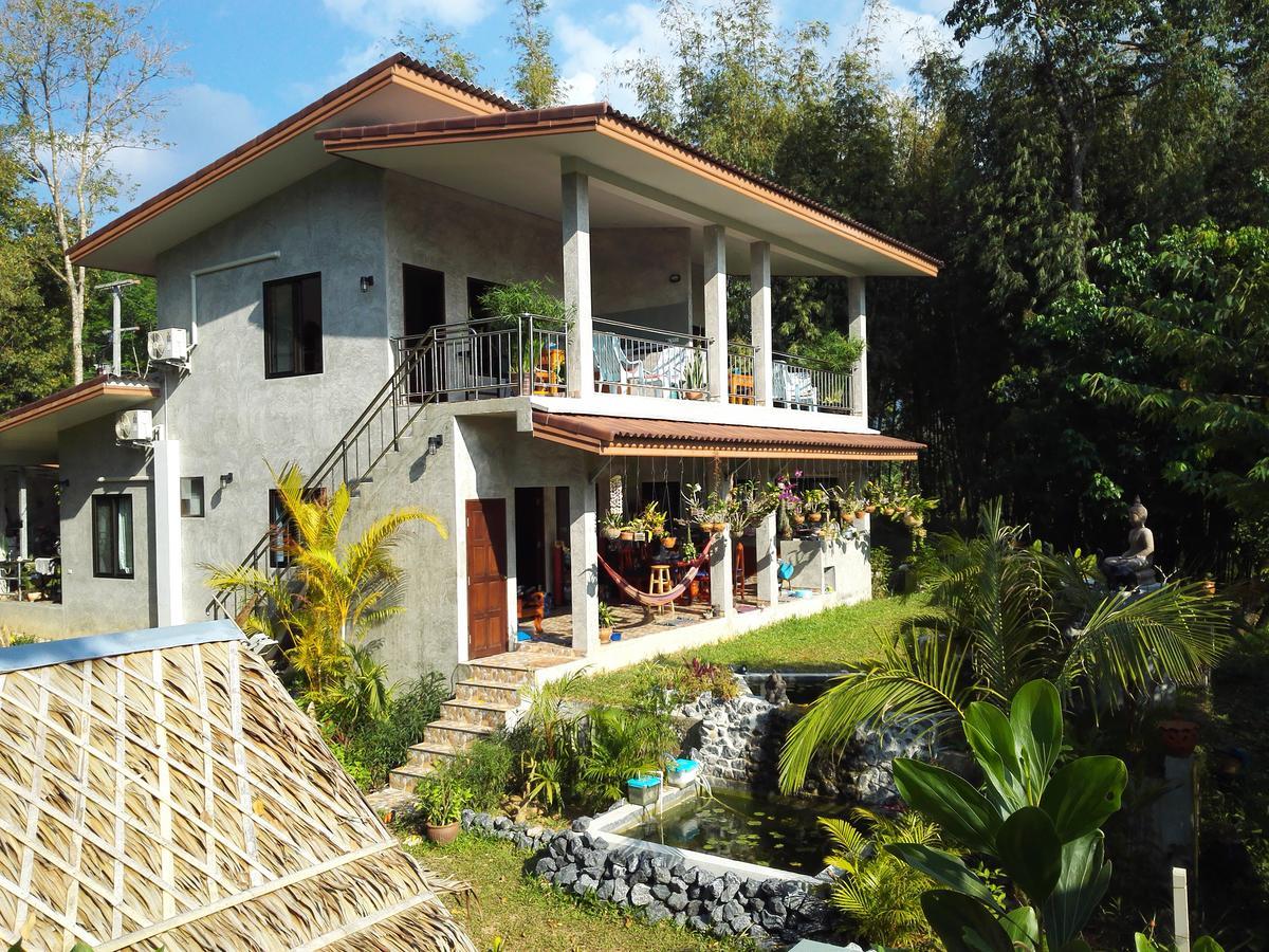 Nananuira Apartment And Room Khao Lak Exteriör bild