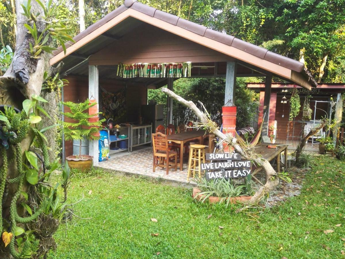 Nananuira Apartment And Room Khao Lak Exteriör bild